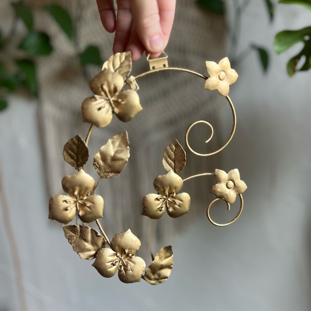 Vintage Gold Metal Floral Wall Art – Mid Century Hollywood Regency – 9x7